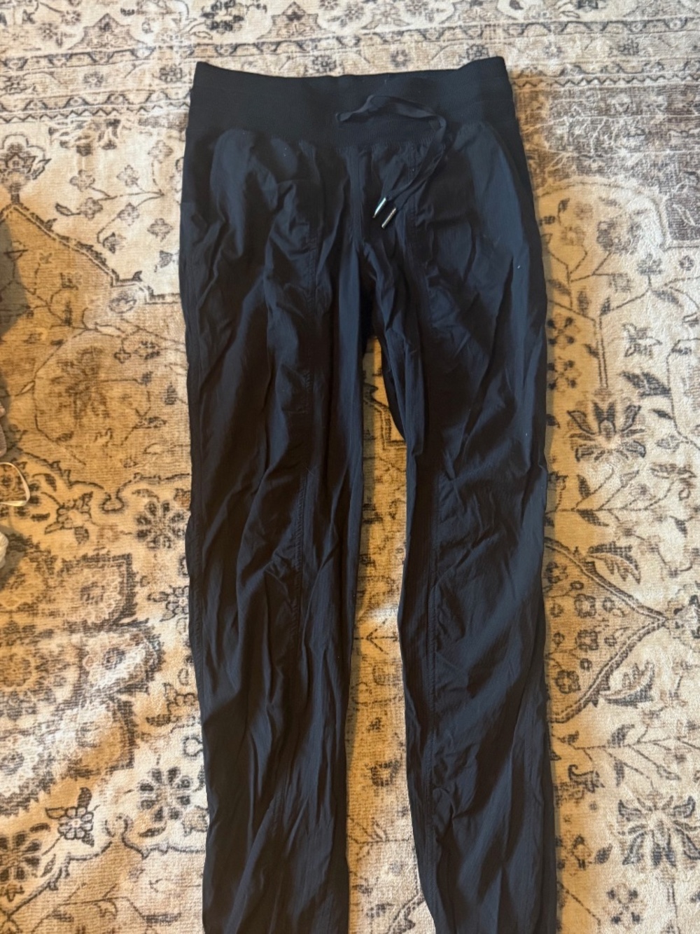 Lululemon Black Joggers in size 4